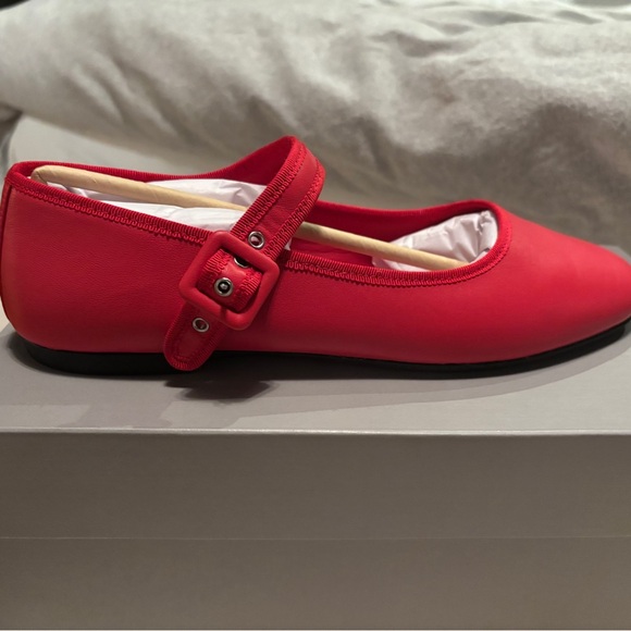 NWT Everlane Day Buckle Mary- Red Mary Jane flats - Picture 2 of 4